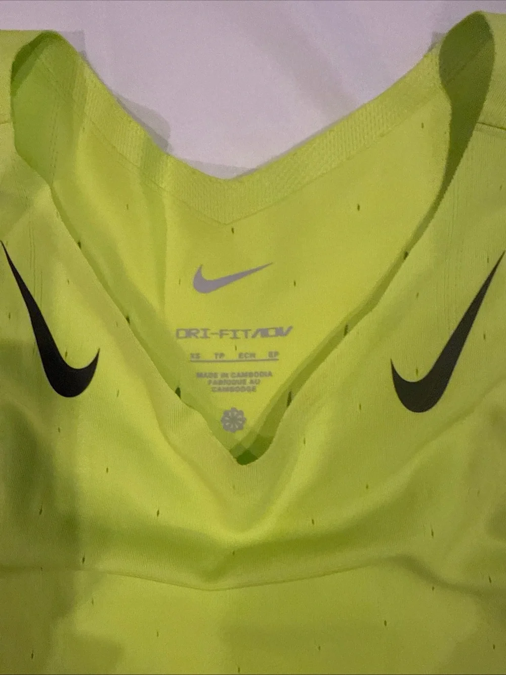 NWT Nike Dri-FIT ADV AeroSwift Running Women's XS Singlet Cyber Green FN2504 - Picture 2 of 8